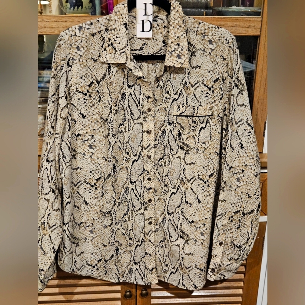 Silky snake skin long sleeved blouse